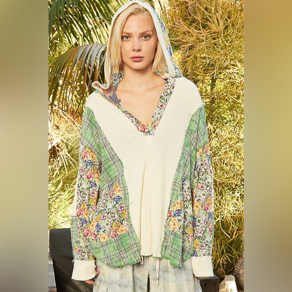 #214 New POL Oversized thermal top with hood - Picture 7 of 10